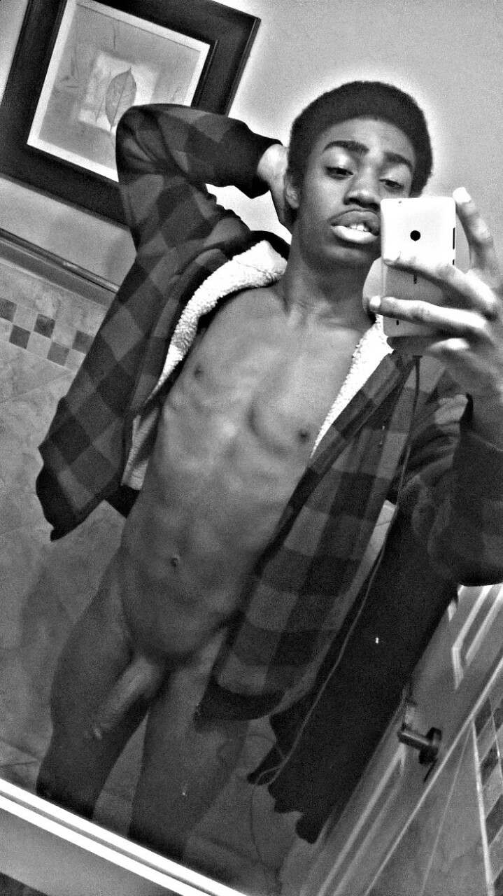 black and white - naked teen boy pic